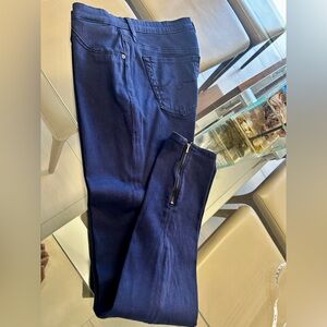 AG JEANS
ADRIANO GOLDSCHMIED SHINNY ANKLE ZIP PANTS